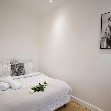 2 Chambres, Proche Hyper Centre Lägenhet